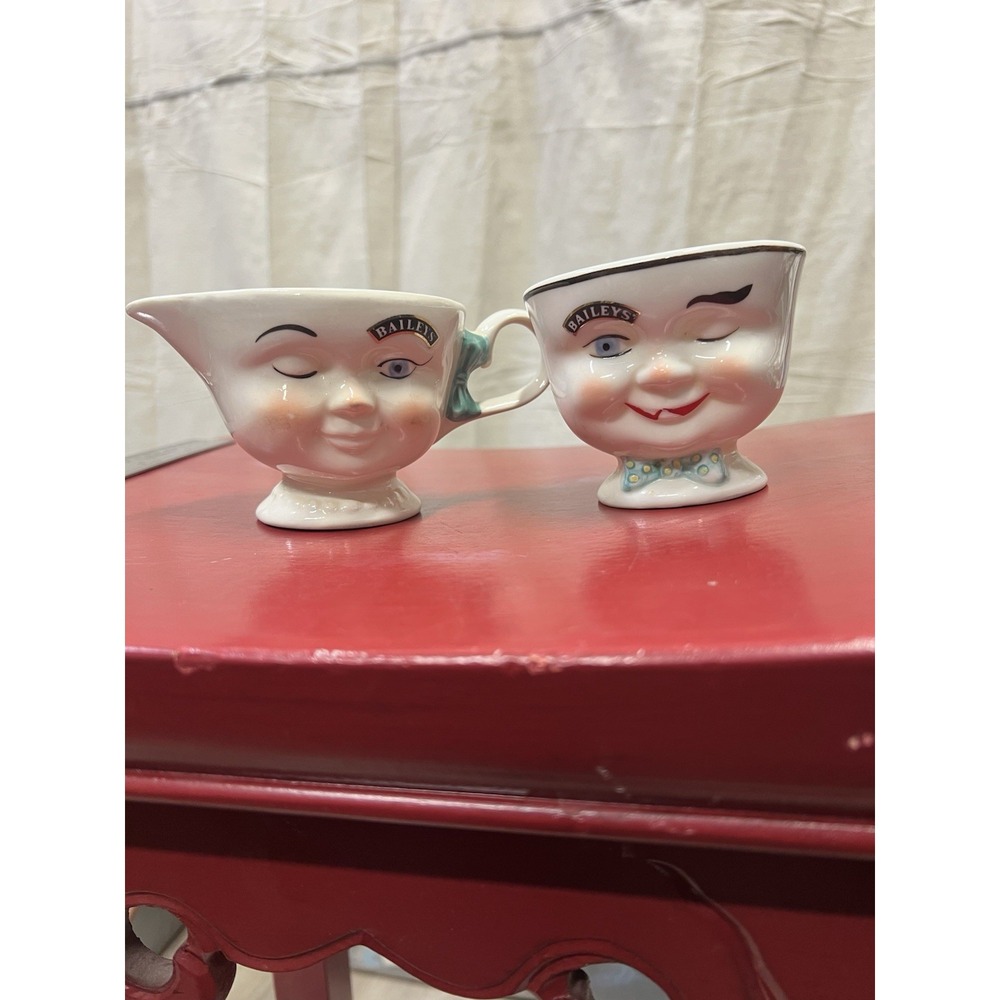 Vtg‎ 1996 Baileys Irish Cream Wink Face Female Creamer & Male Sugar Bowl Yum